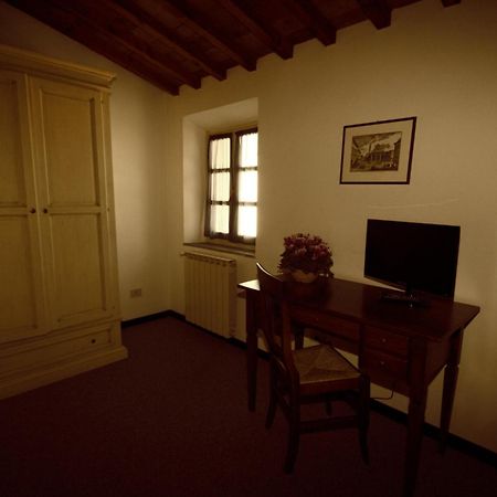 Hotel Calzaiolo Сан-Кашіано-ін-Валь-ді-Пеза Екстер'єр фото