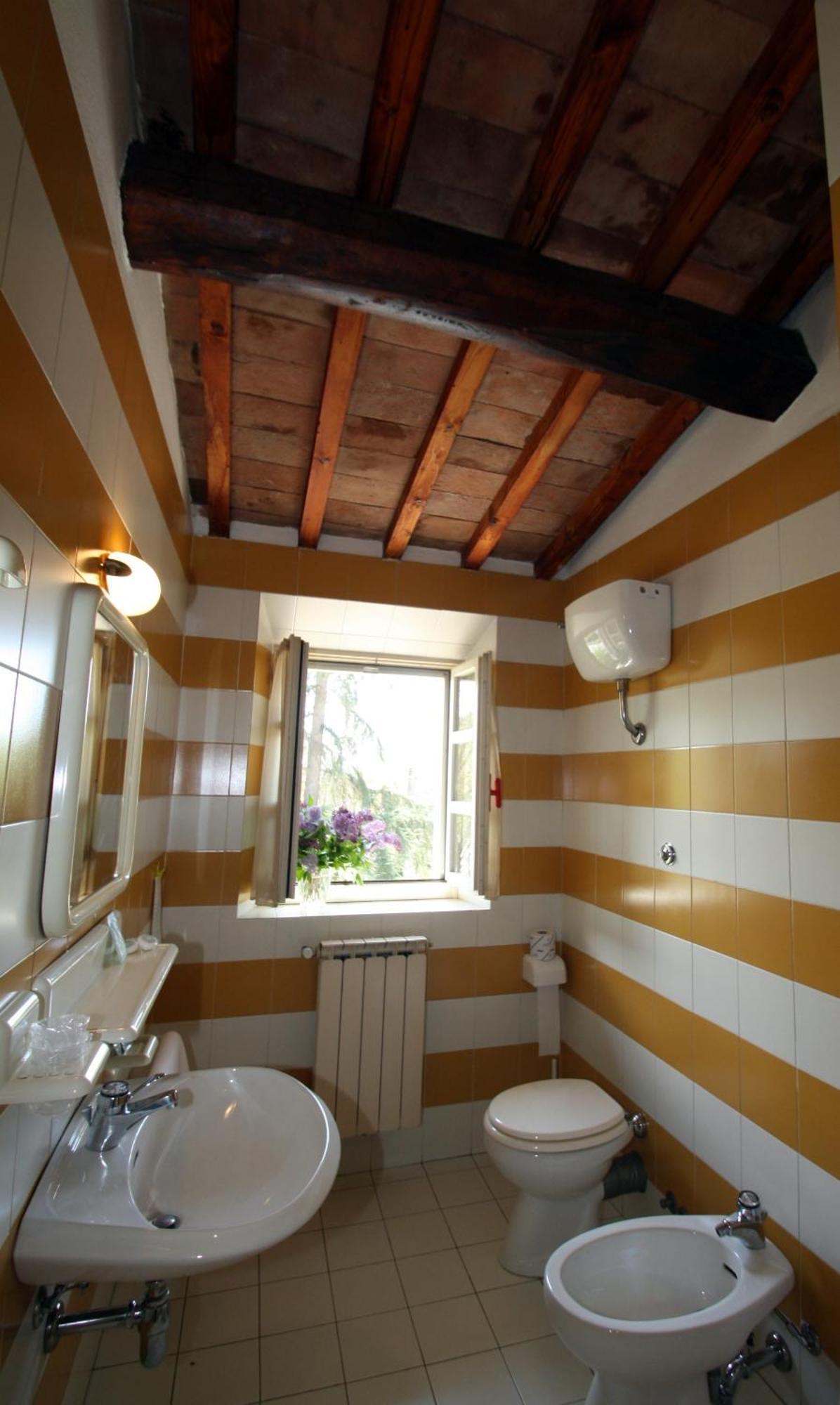 Hotel Calzaiolo Сан-Кашіано-ін-Валь-ді-Пеза Екстер'єр фото