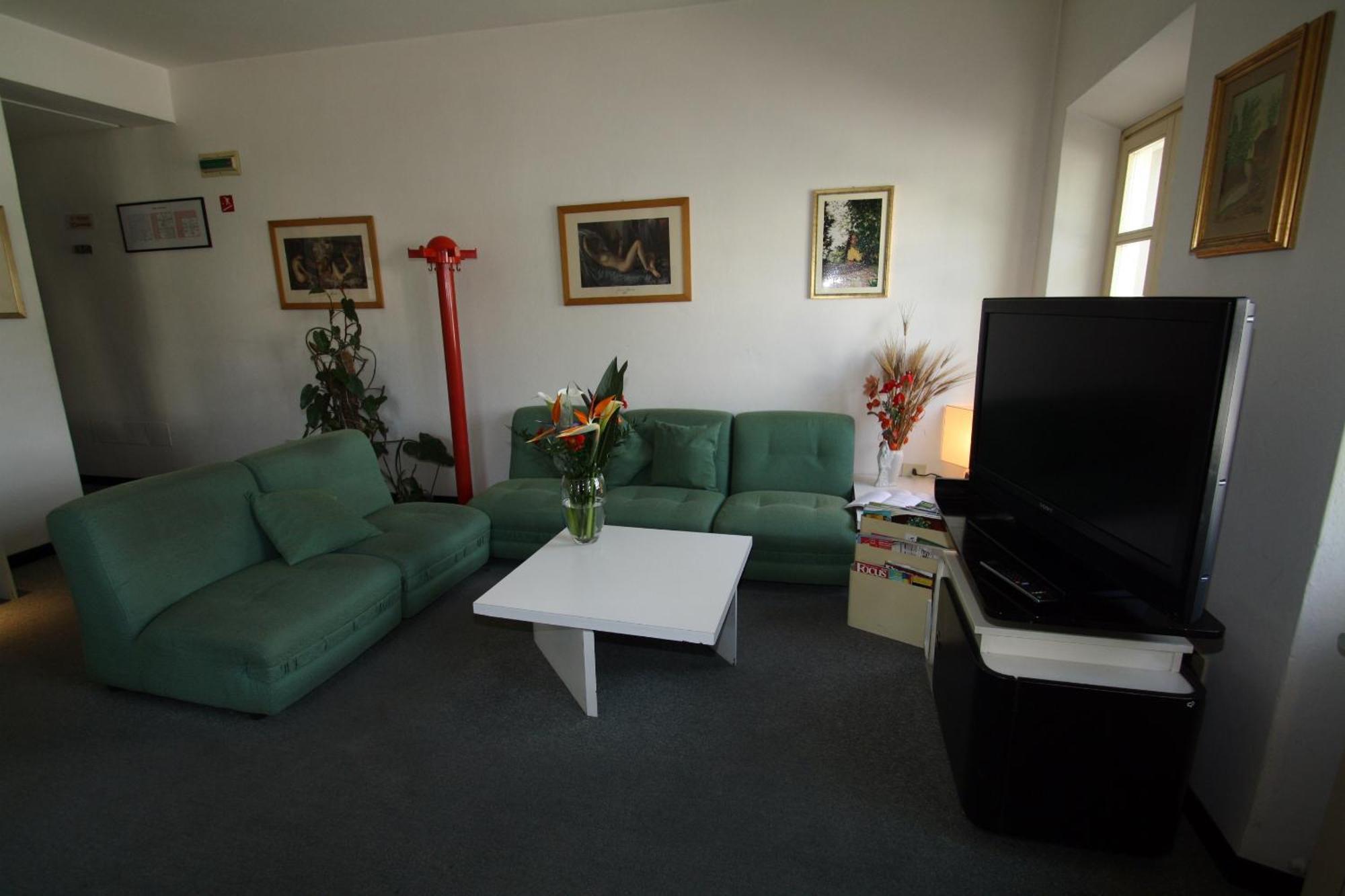 Hotel Calzaiolo Сан-Кашіано-ін-Валь-ді-Пеза Екстер'єр фото
