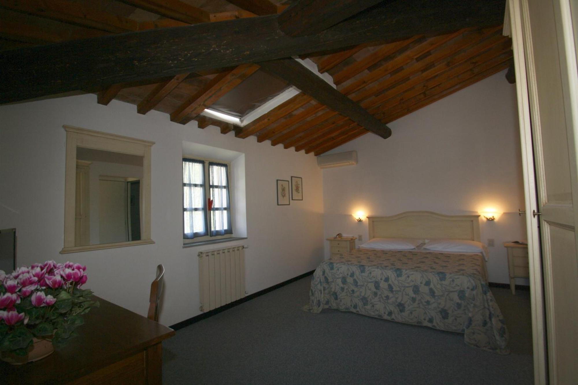 Hotel Calzaiolo Сан-Кашіано-ін-Валь-ді-Пеза Екстер'єр фото