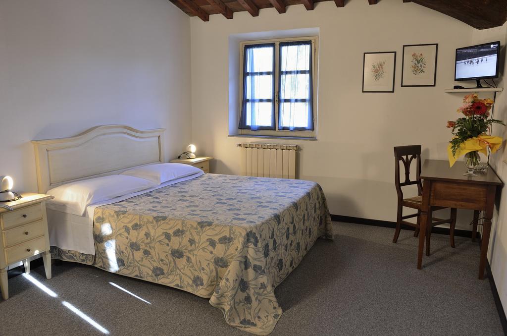 Hotel Calzaiolo Сан-Кашіано-ін-Валь-ді-Пеза Екстер'єр фото