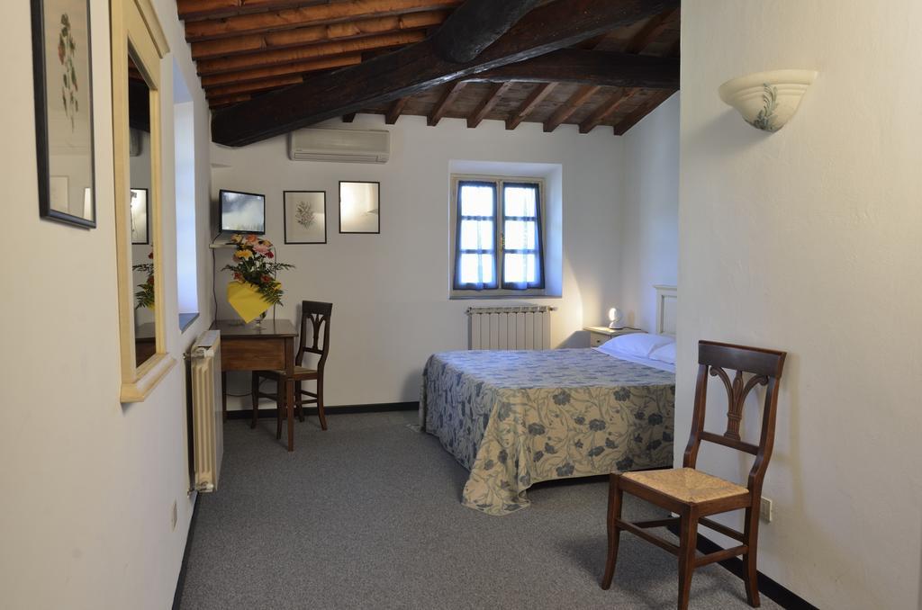Hotel Calzaiolo Сан-Кашіано-ін-Валь-ді-Пеза Екстер'єр фото