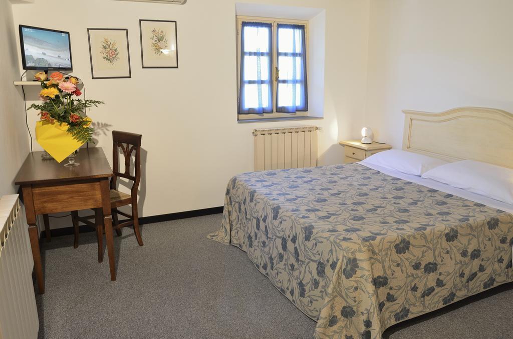 Hotel Calzaiolo Сан-Кашіано-ін-Валь-ді-Пеза Екстер'єр фото